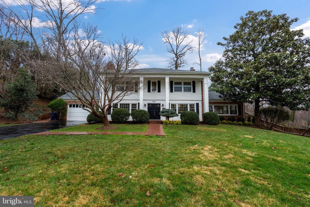 7204 REGENT DR, Alexandria, VA 22307