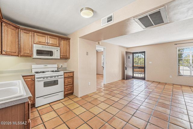 515 S La Canada Dr Unit C, Green Valley, AZ 85614