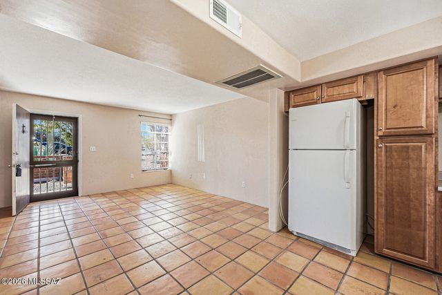 515 S La Canada Dr Unit C, Green Valley, AZ 85614