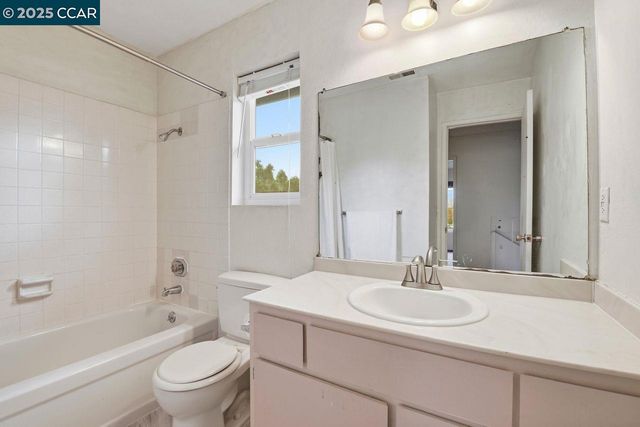 1135 Corrie Ln, Walnut Creek, CA 94597