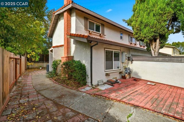 1135 Corrie Ln, Walnut Creek, CA 94597