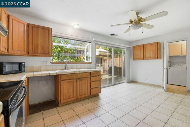 1135 Corrie Ln, Walnut Creek, CA 94597