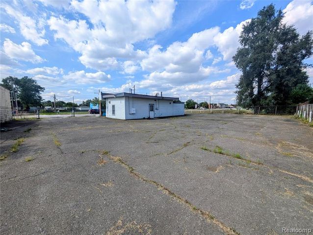 17564 Dix Road, Melvindale, MI 48122