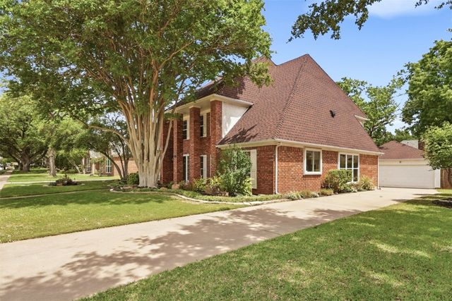 2150 Strathmore Drive, Highland Village, TX 75077