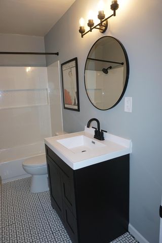 1020 E Cleveland Avenue, Hobart, IN 46342