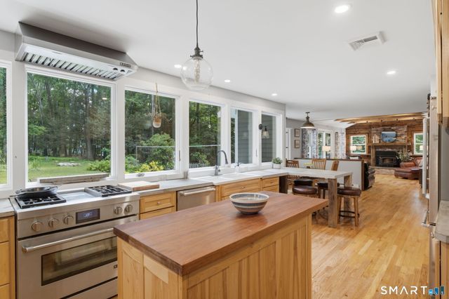 45 Barberry Drive, Burlington, CT 06013