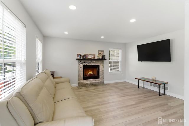 374 mounts mills Road, Monroe, NJ 08831