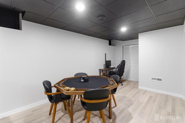 374 mounts mills Road, Monroe, NJ 08831
