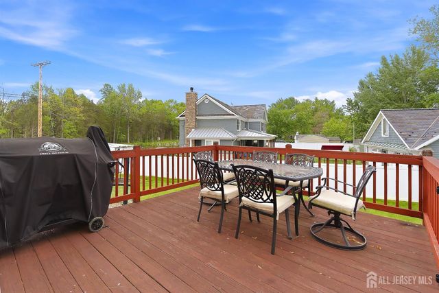 374 mounts mills Road, Monroe, NJ 08831
