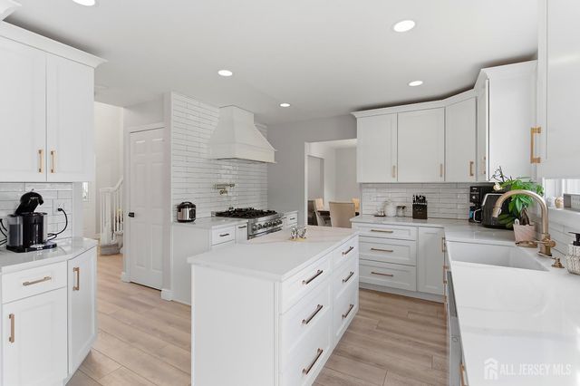 374 mounts mills Road, Monroe, NJ 08831