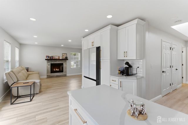 374 mounts mills Road, Monroe, NJ 08831