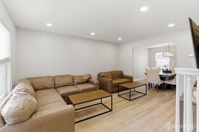 374 mounts mills Road, Monroe, NJ 08831