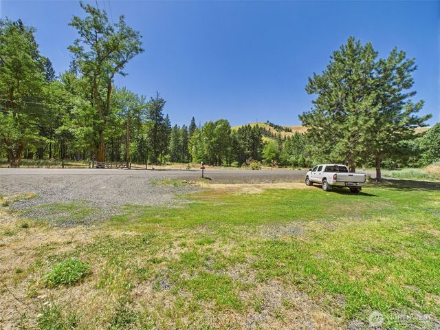 241 Wolf Fork Road, Dayton, WA 99328