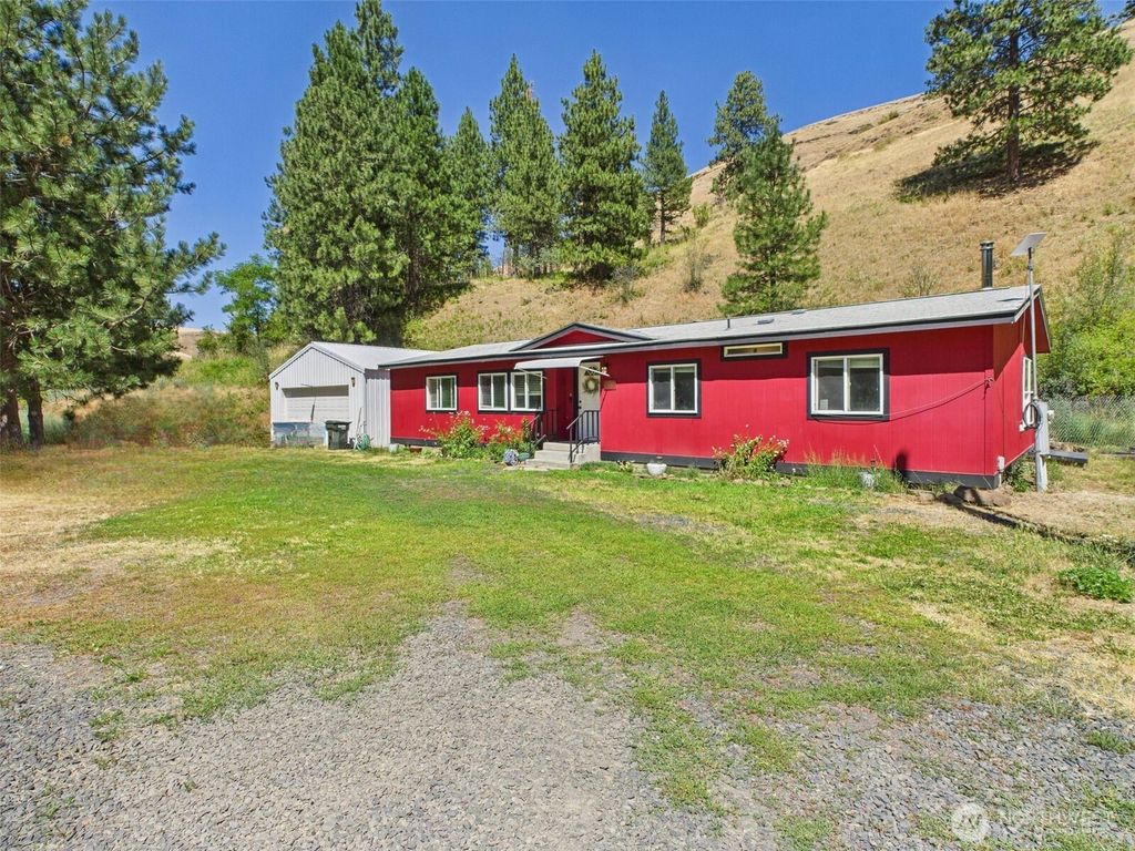 241 Wolf Fork Road, Dayton, WA 99328
