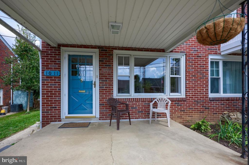 1011 MAPLE AVE, Lancaster, PA 17603