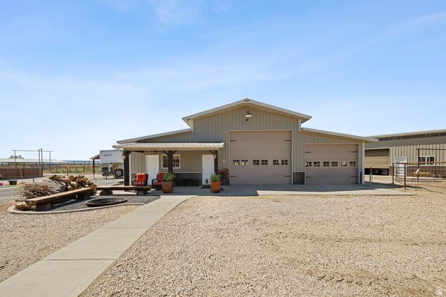 1829 W HERITAGE RANCH DR, Farr West, UT 84404