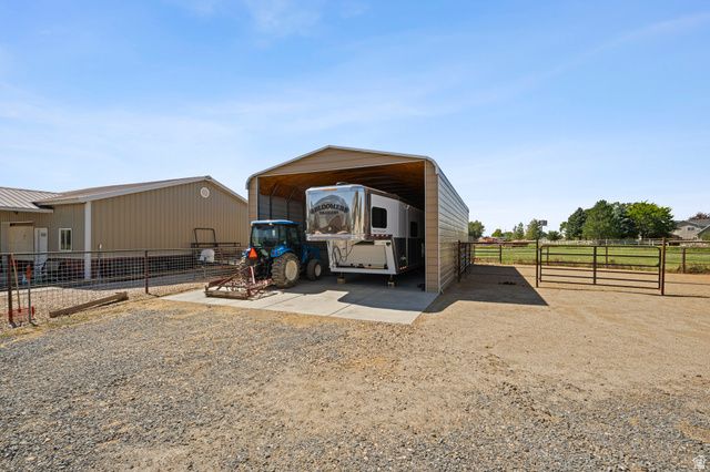 1829 W HERITAGE RANCH DR, Farr West, UT 84404