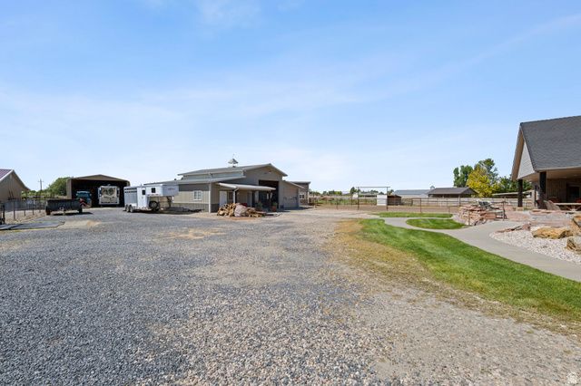 1829 W HERITAGE RANCH DR, Farr West, UT 84404