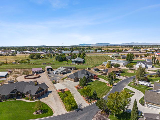 1829 W HERITAGE RANCH DR, Farr West, UT 84404