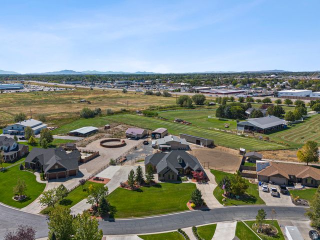 1829 W HERITAGE RANCH DR, Farr West, UT 84404