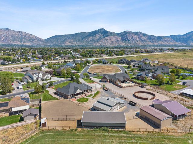 1829 W HERITAGE RANCH DR, Farr West, UT 84404