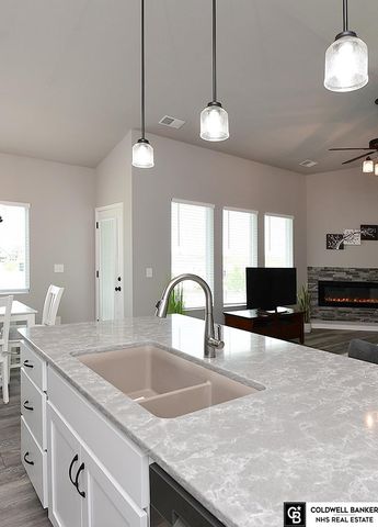 10560 Port Royal Drive, Papillion, NE 68046
