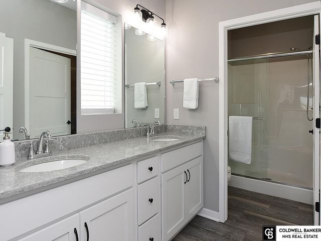 10560 Port Royal Drive, Papillion, NE 68046