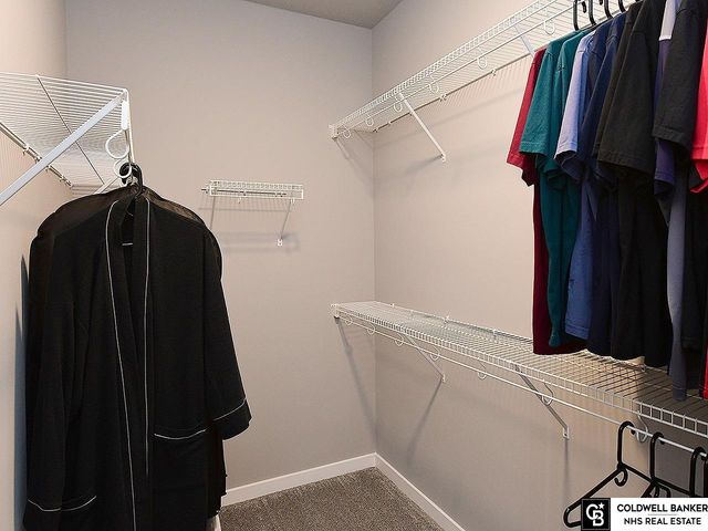 10560 Port Royal Drive, Papillion, NE 68046