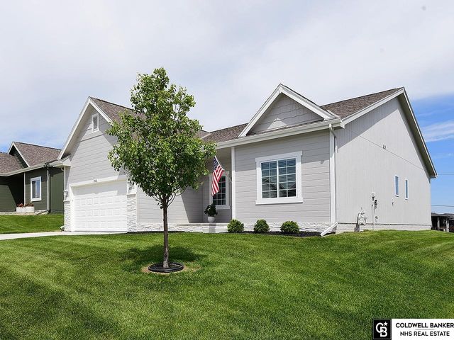 10560 Port Royal Drive, Papillion, NE 68046