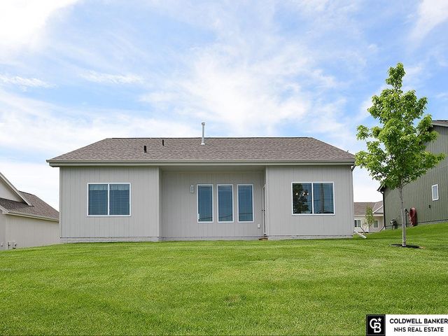 10560 Port Royal Drive, Papillion, NE 68046