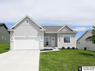 10560 Port Royal Drive, Papillion, NE 68046