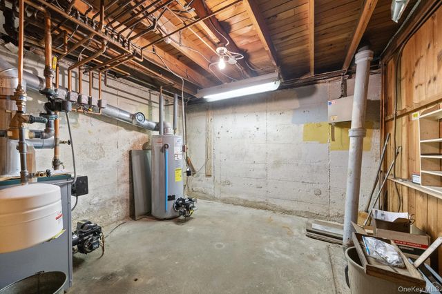 24 Cornell Drive, Great Neck, NY 11020
