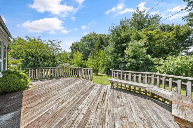 24 Cornell Drive, Great Neck, NY 11020