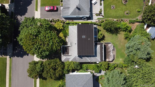 24 Cornell Drive, Great Neck, NY 11020