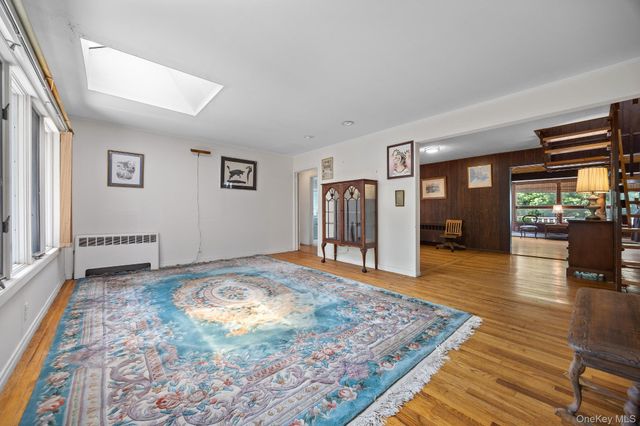 24 Cornell Drive, Great Neck, NY 11020