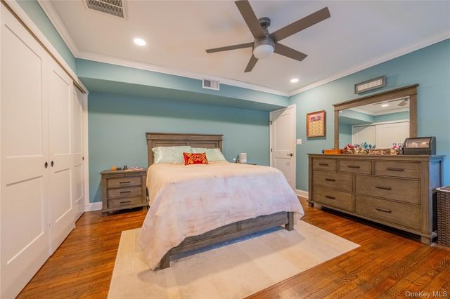 231 artist lake Drive, Middle Island, NY 11953