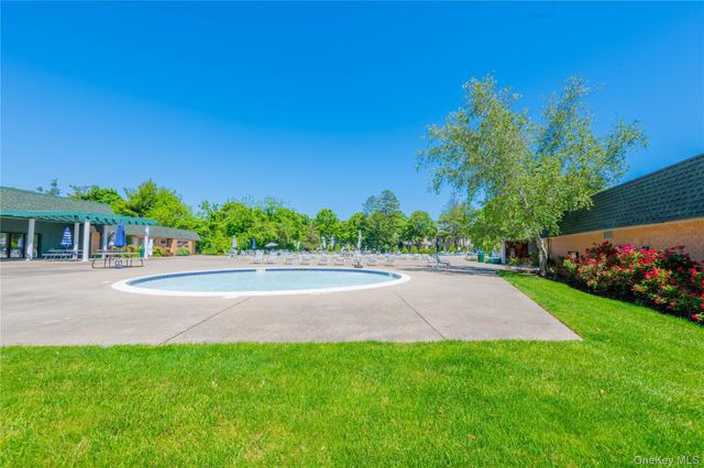 231 artist lake Drive, Middle Island, NY 11953