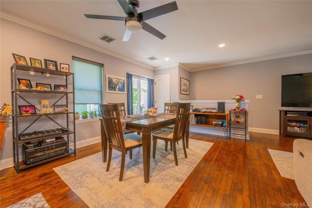 231 artist lake Drive, Middle Island, NY 11953
