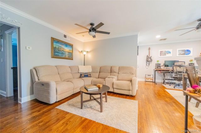 231 artist lake Drive, Middle Island, NY 11953