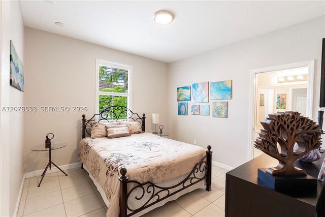 14918 SW 10th St, Miami, FL 33194