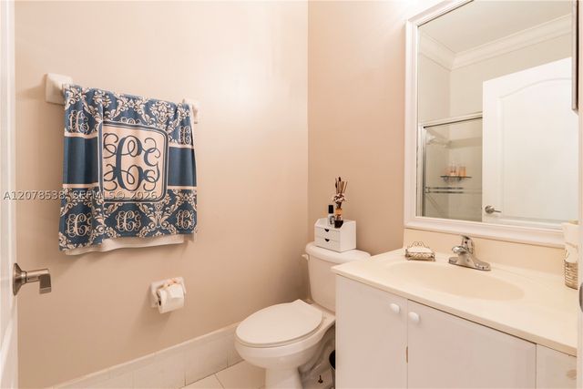 14918 SW 10th St, Miami, FL 33194