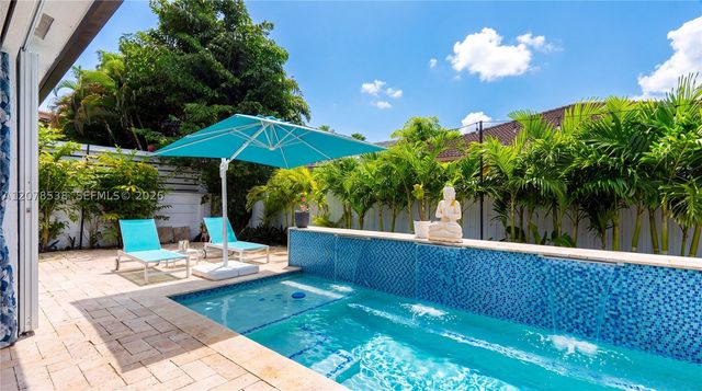 14918 SW 10th St, Miami, FL 33194