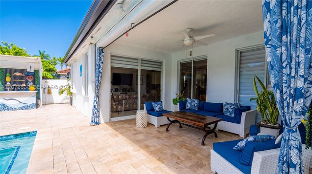 14918 SW 10th St, Miami, FL 33194