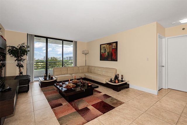 3300 NE 192nd St 711, Aventura, FL 33180