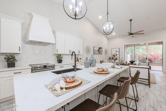 8941 E MAPLE Drive, Scottsdale, AZ 85255