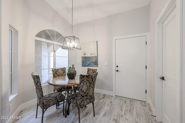 8941 E MAPLE Drive, Scottsdale, AZ 85255