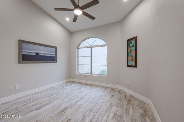 8941 E MAPLE Drive, Scottsdale, AZ 85255