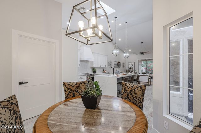 8941 E MAPLE Drive, Scottsdale, AZ 85255