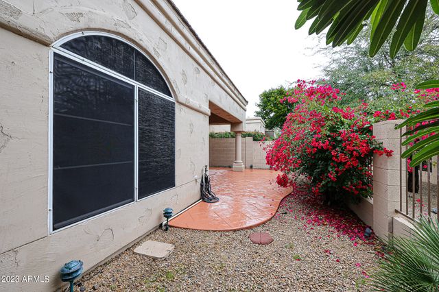 8941 E MAPLE Drive, Scottsdale, AZ 85255