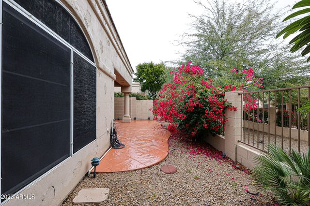 8941 E MAPLE Drive, Scottsdale, AZ 85255